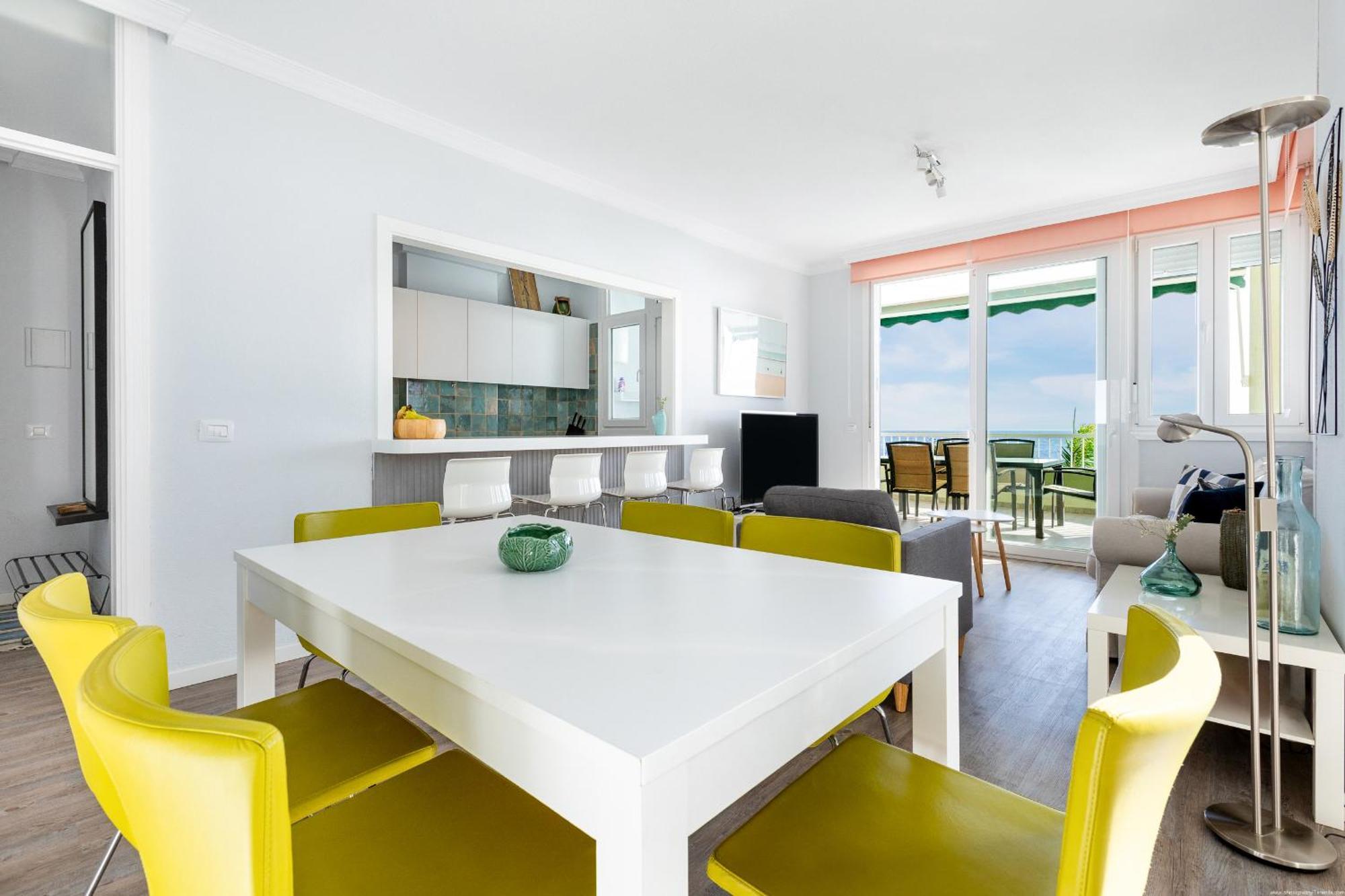 Beachfront With Communal Swimming Pool And Parking Apartamento *