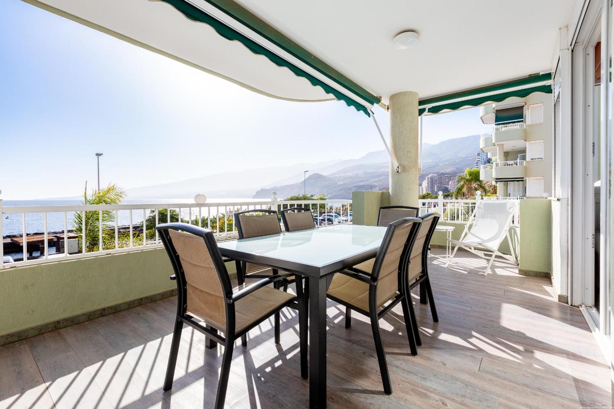 Beachfront With Communal Swimming Pool And Parking * Radazul