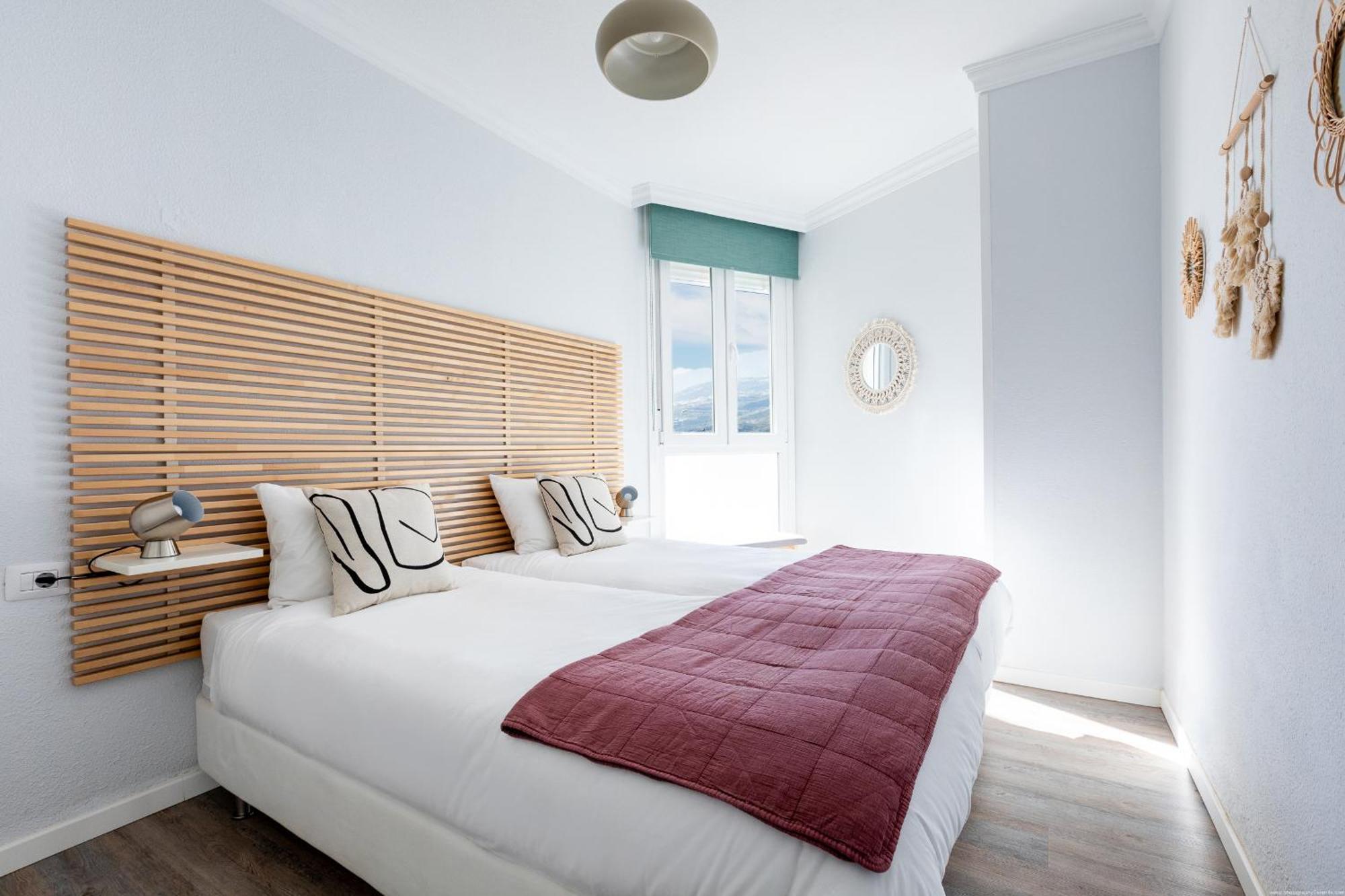 Apartment Beachfront With Communal Swimming Pool And Parking