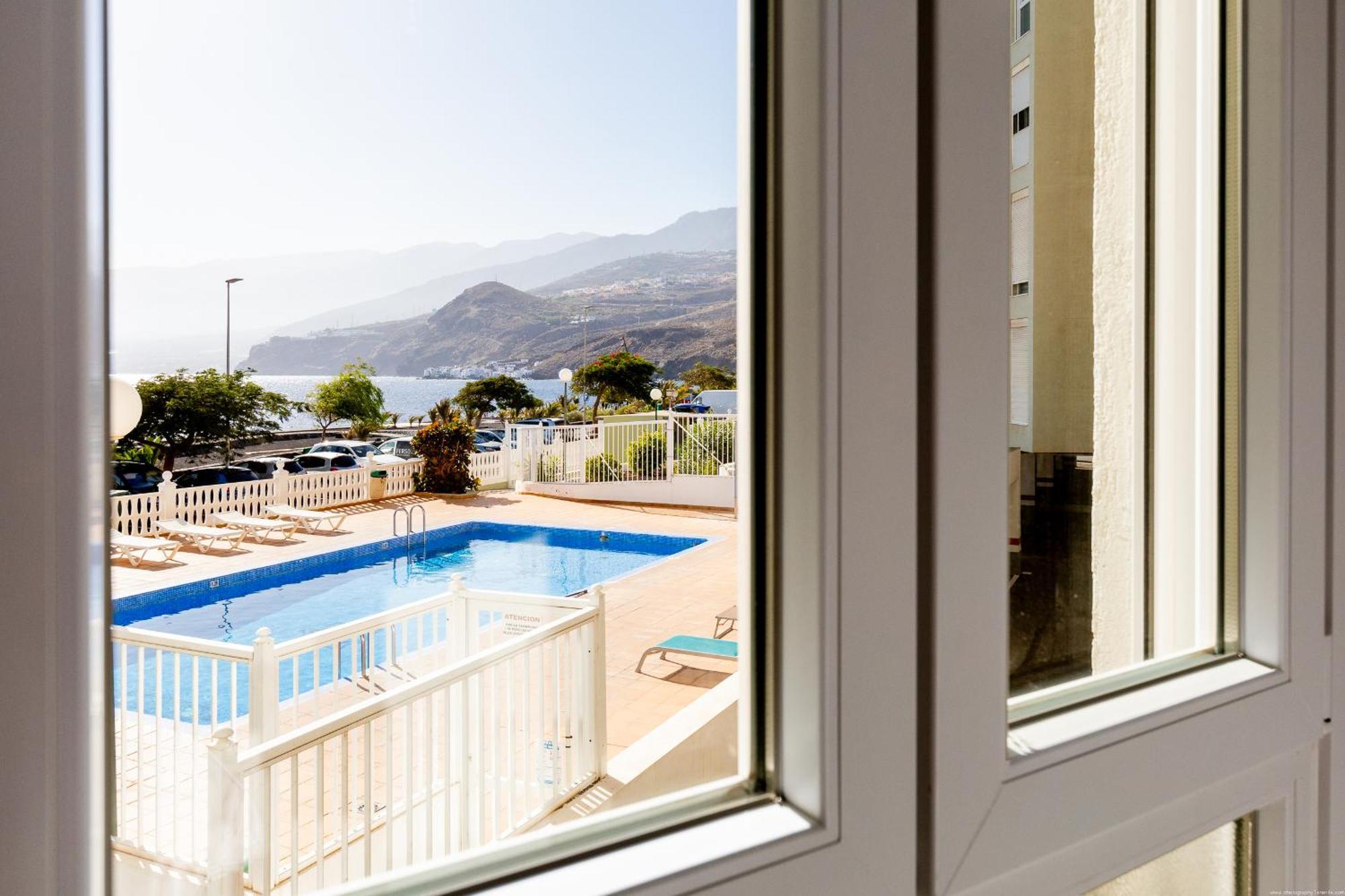 Beachfront With Communal Swimming Pool And Parking *