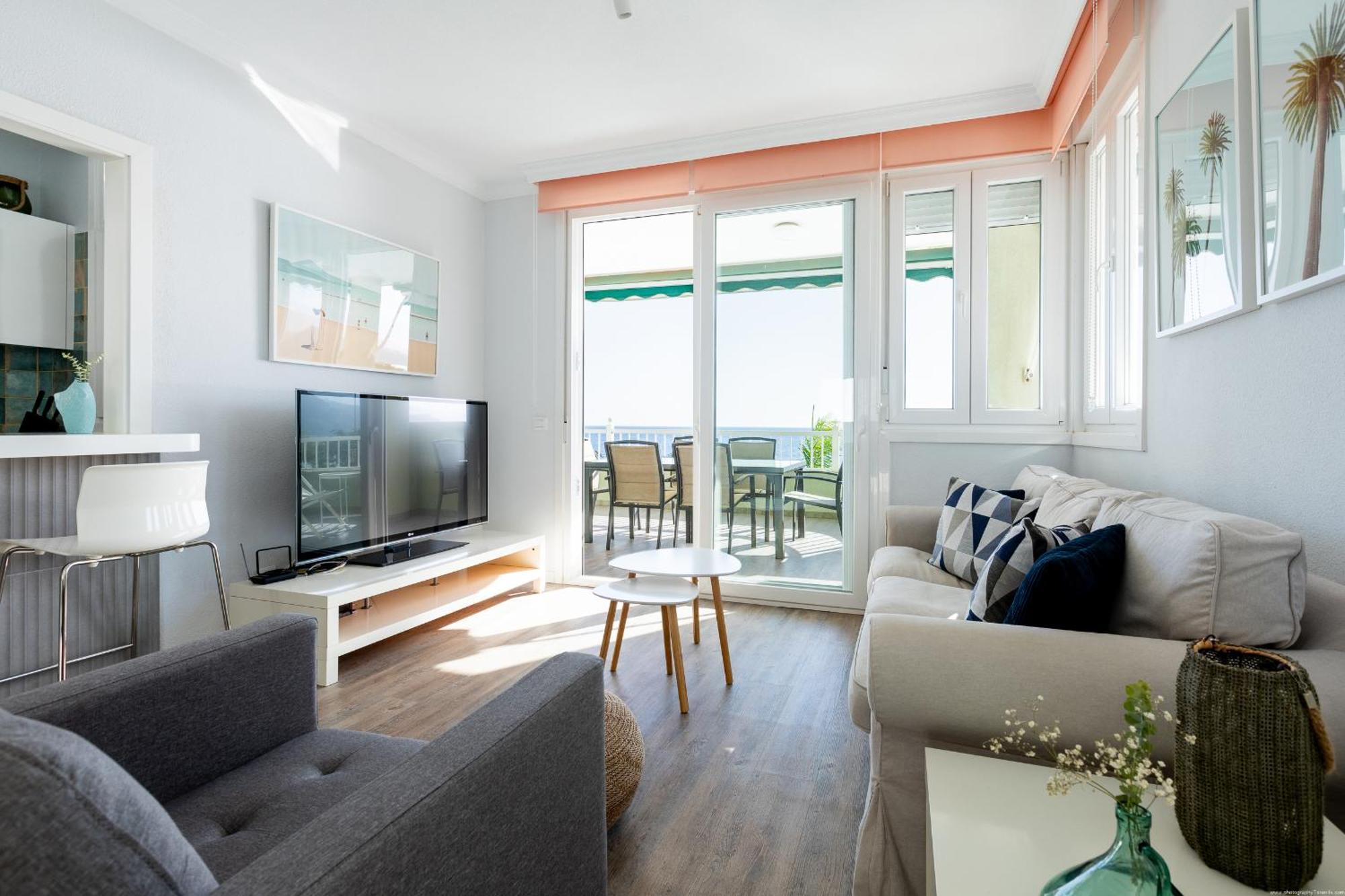 Apartment Beachfront With Communal Swimming Pool And Parking Radazul